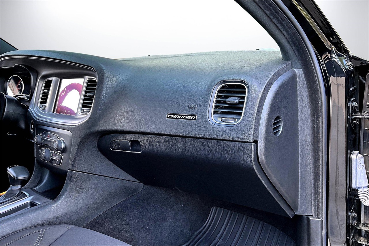 2023 Dodge Charger SXT photo 17