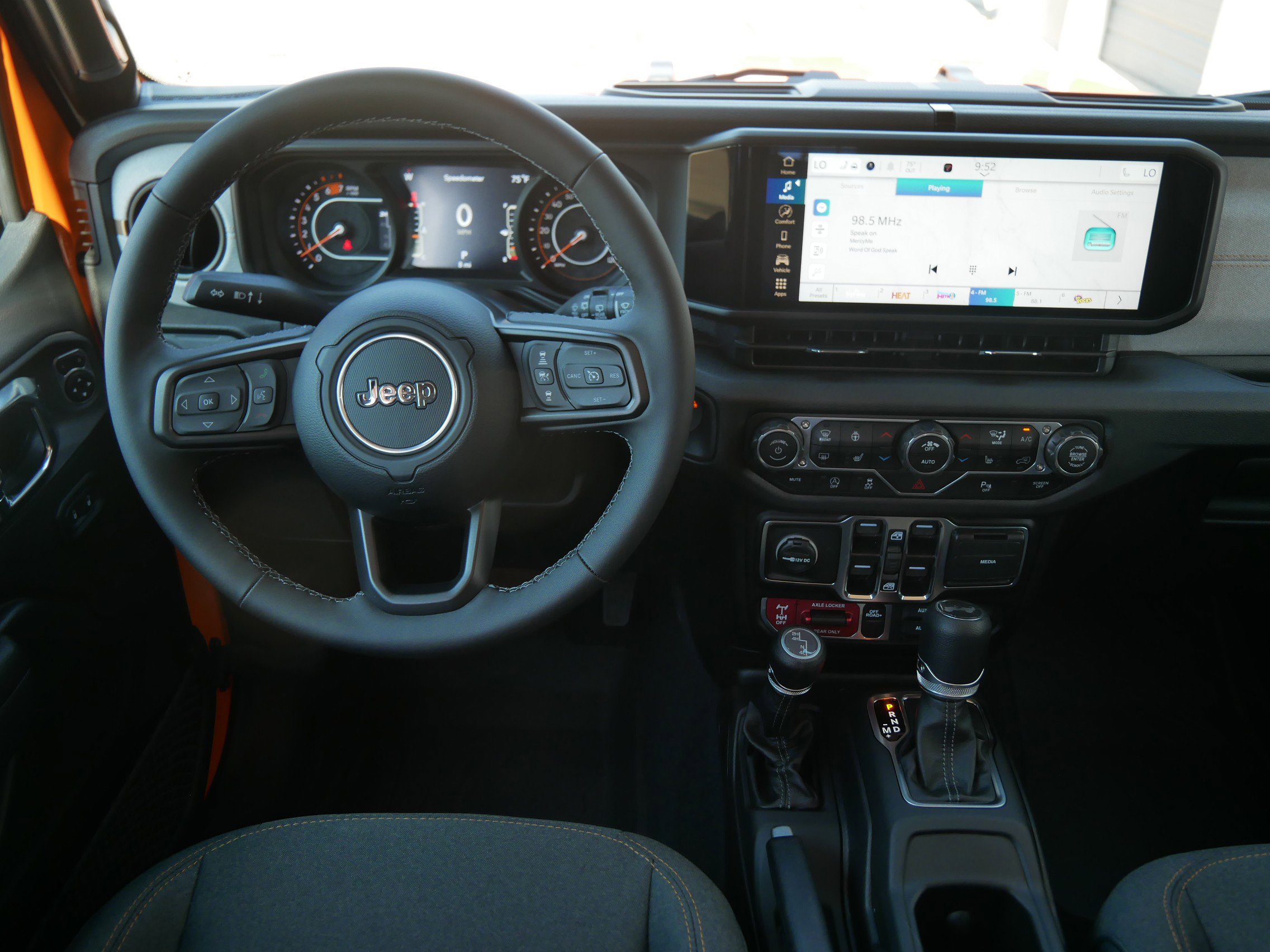 2025 Jeep Wrangler Willys photo 8