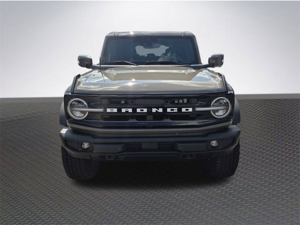 2025 Ford Bronco Outer Banks photo 3