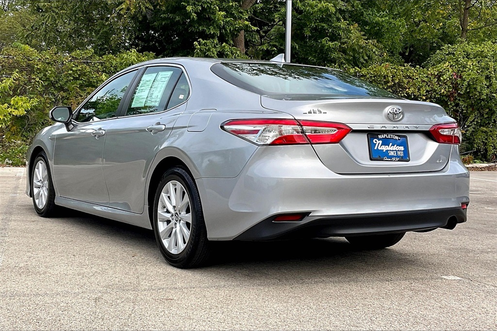 2019 Toyota Camry LE photo 9