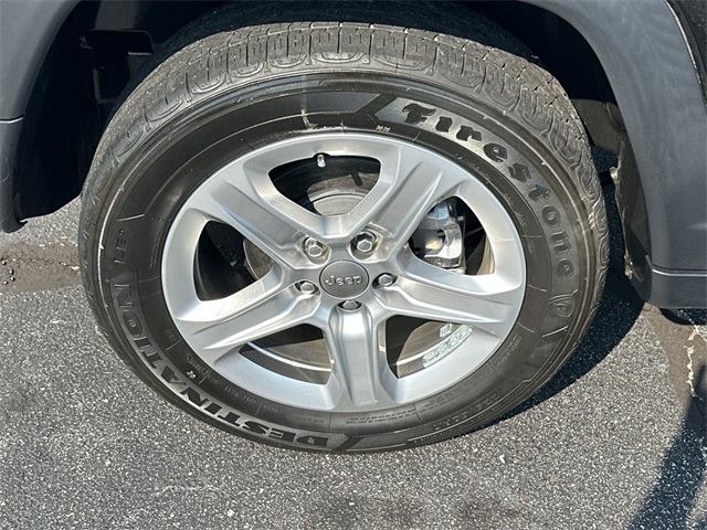 2023 Jeep Compass Latitude photo 23