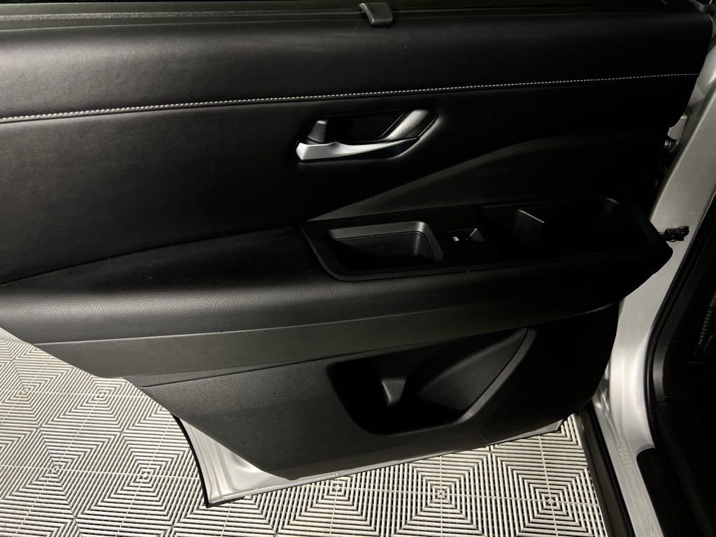 2022 Nissan Pathfinder SL photo 23