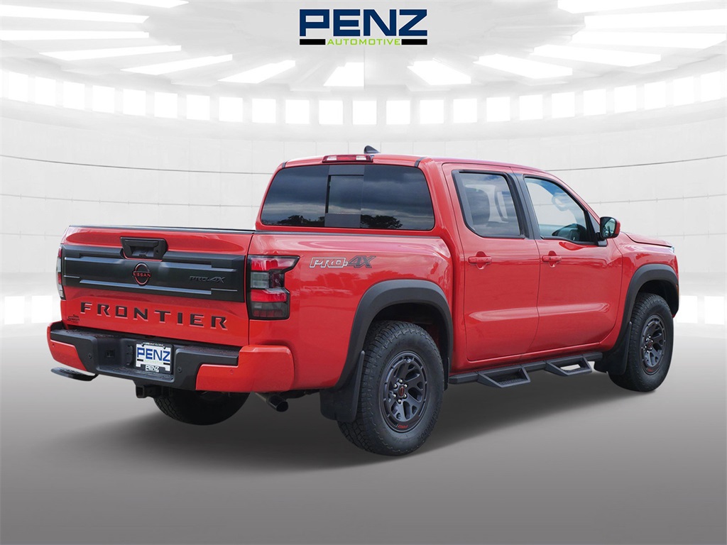2025 Nissan Frontier Crew Cab PRO-4X photo 2