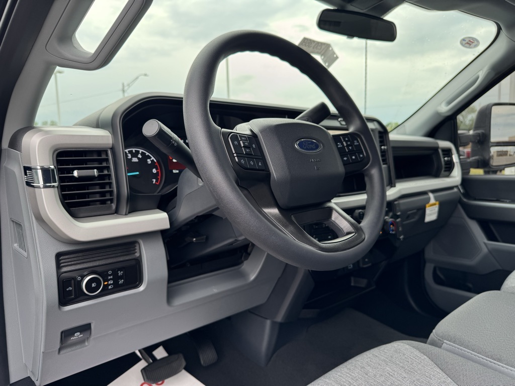 2025 Ford F-250 XL photo 11