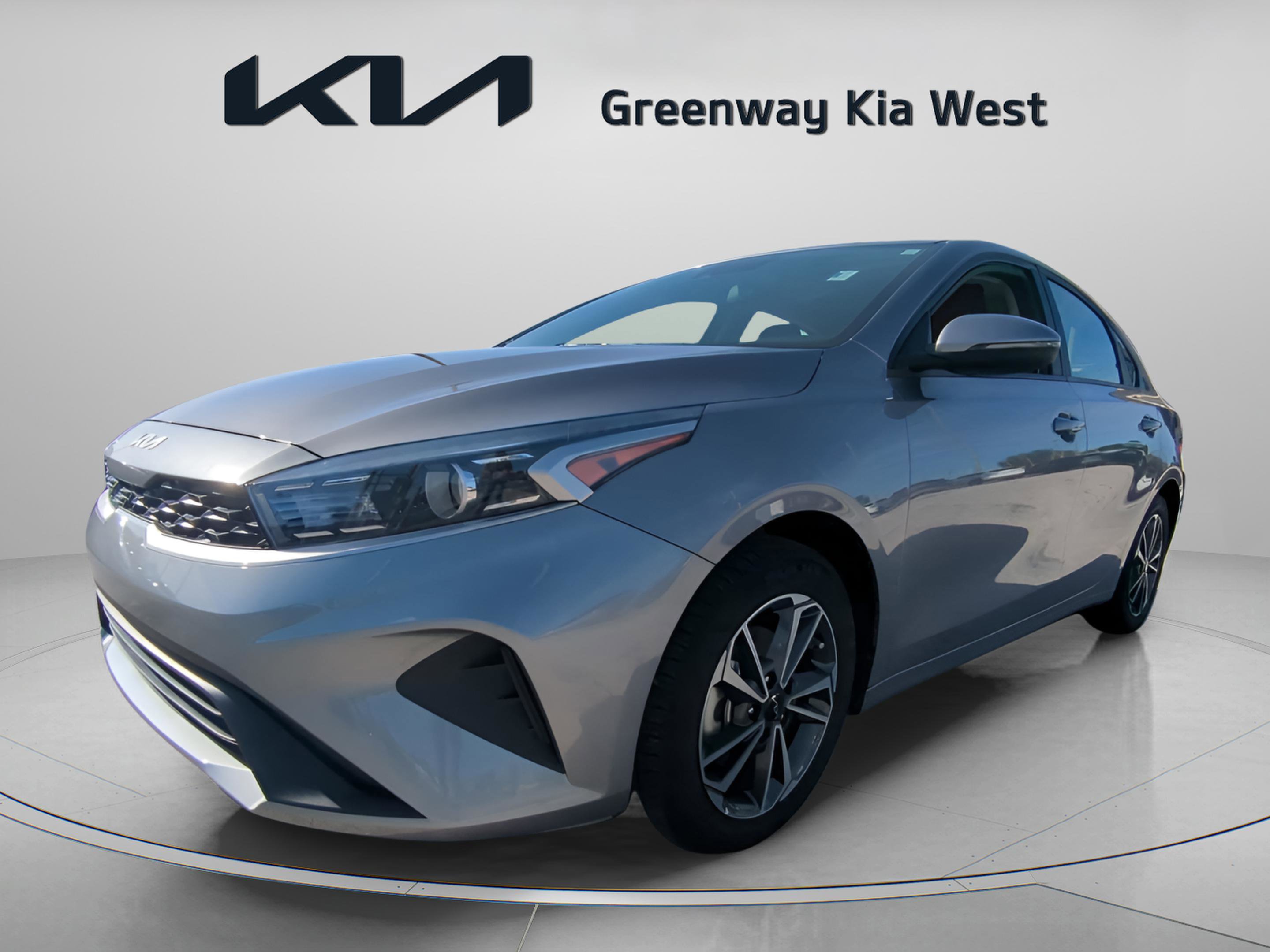 2023 Kia Forte LXS photo 3