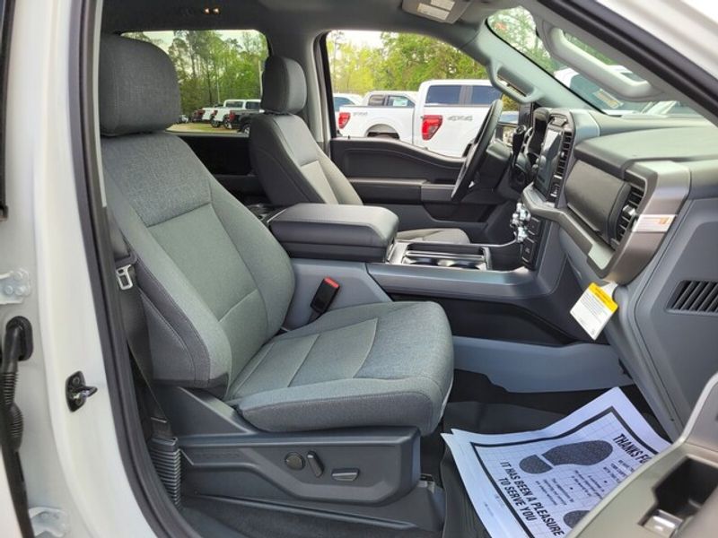 2025 Ford F-150 XLT photo 12