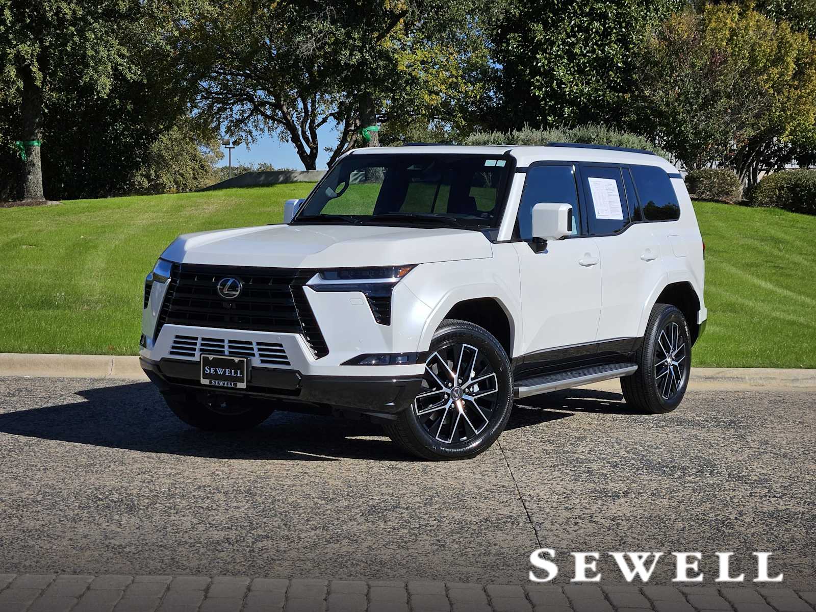 2025 Lexus GX Premium's photo