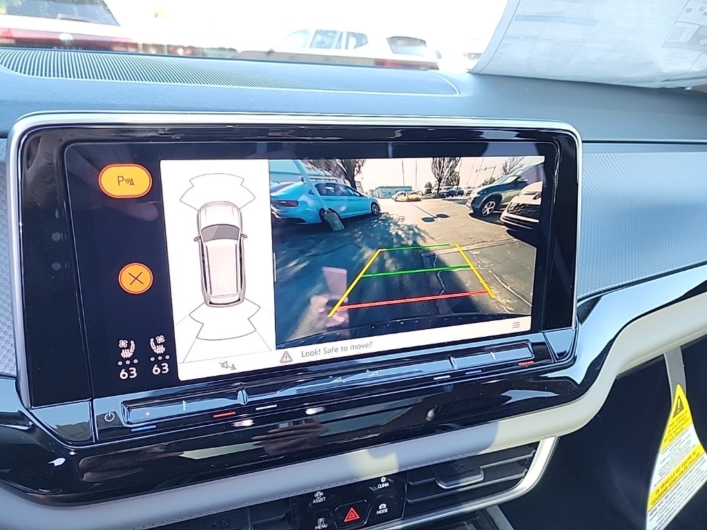 2025 Volkswagen Atlas Peak Edition SE photo 25