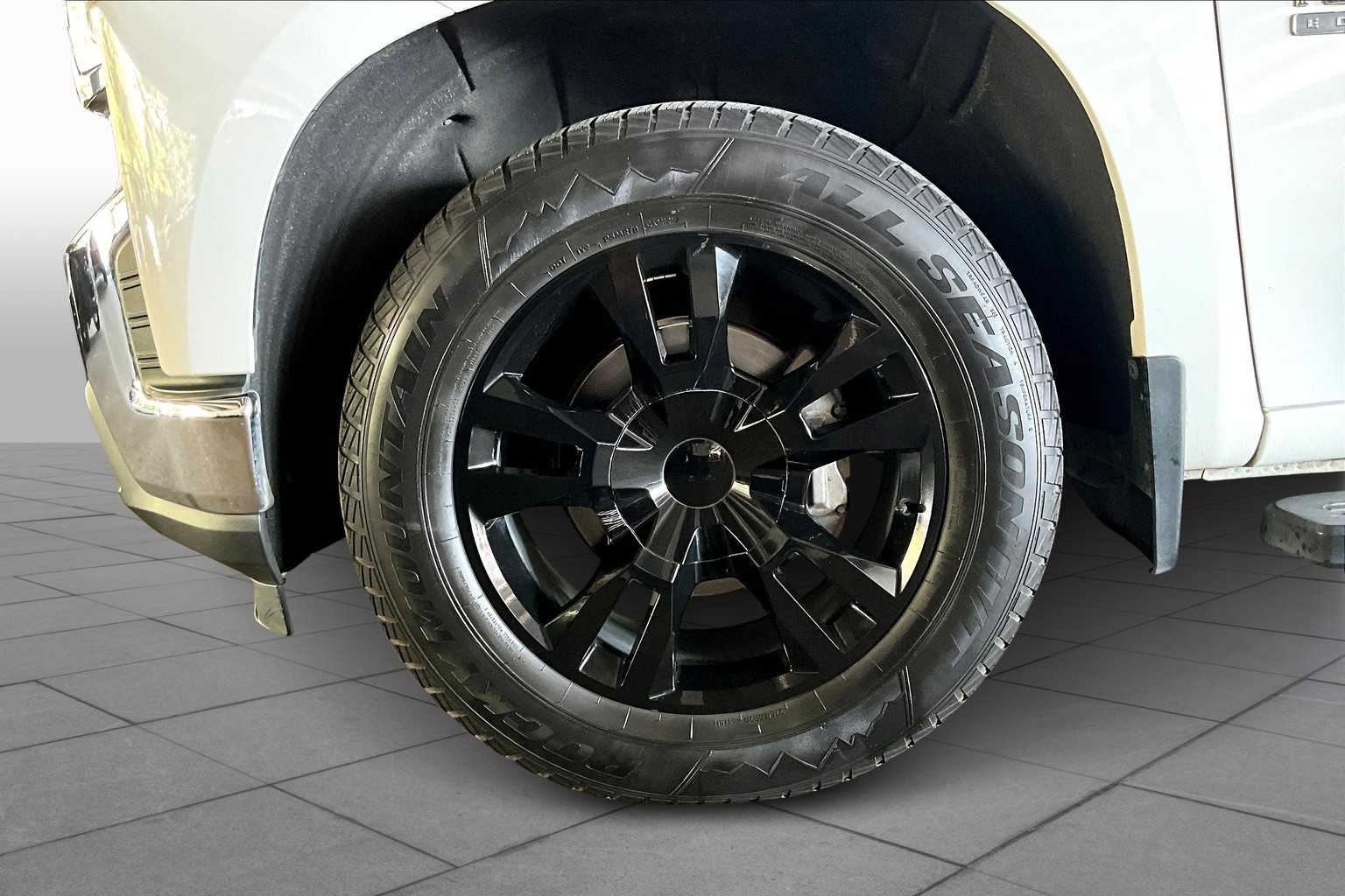 2020 Chevrolet Silverado 1500 LT photo 9