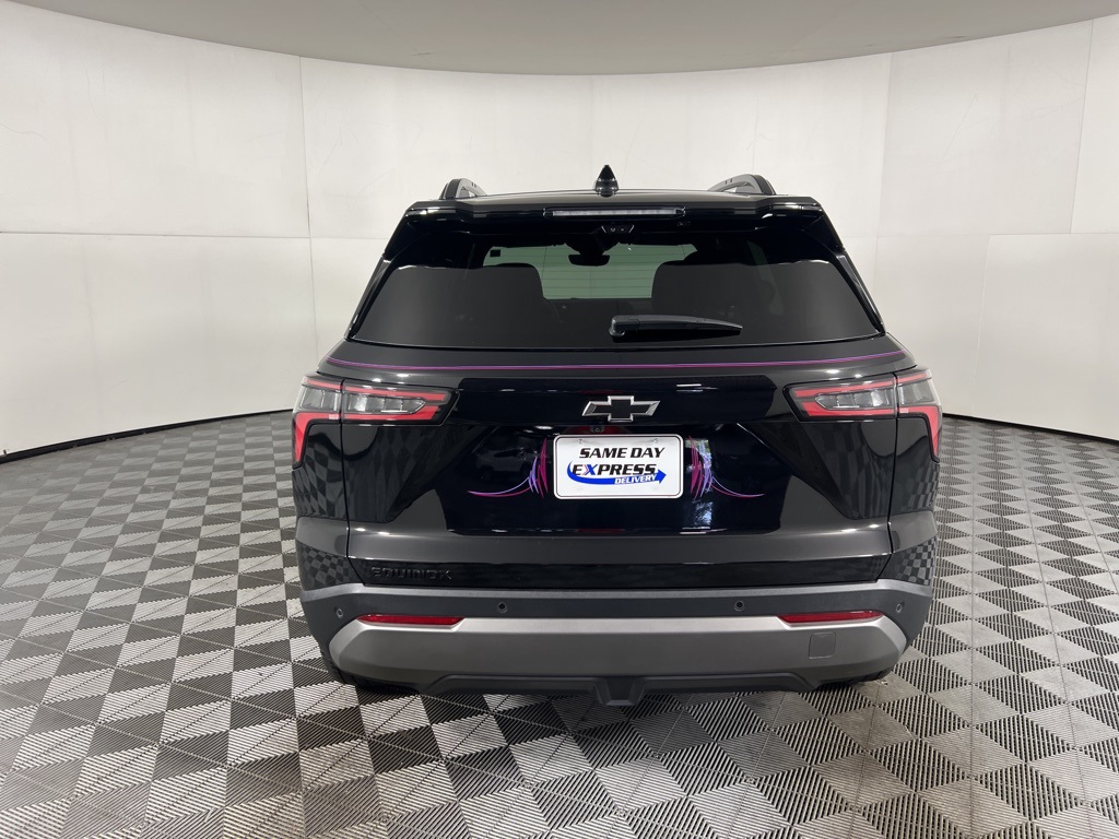 2025 Chevrolet Equinox LT photo 2