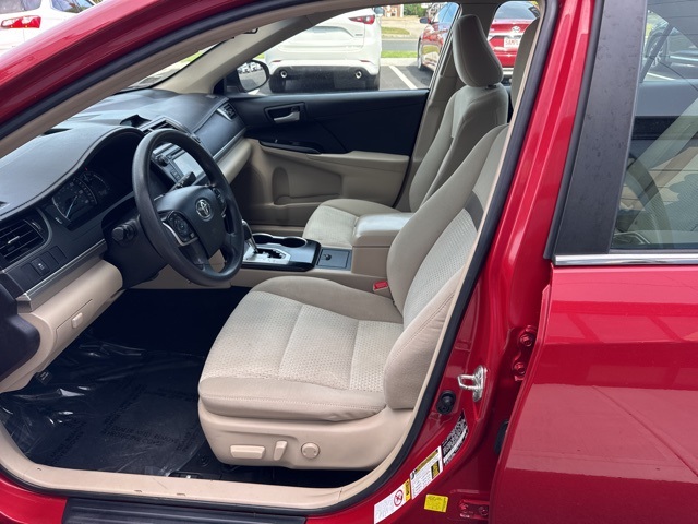 2014 Toyota Camry L photo 13