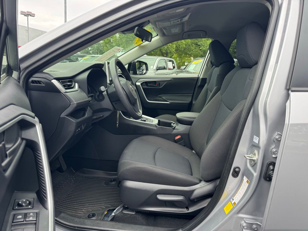 2024 Toyota RAV4 Hybrid LE photo 20