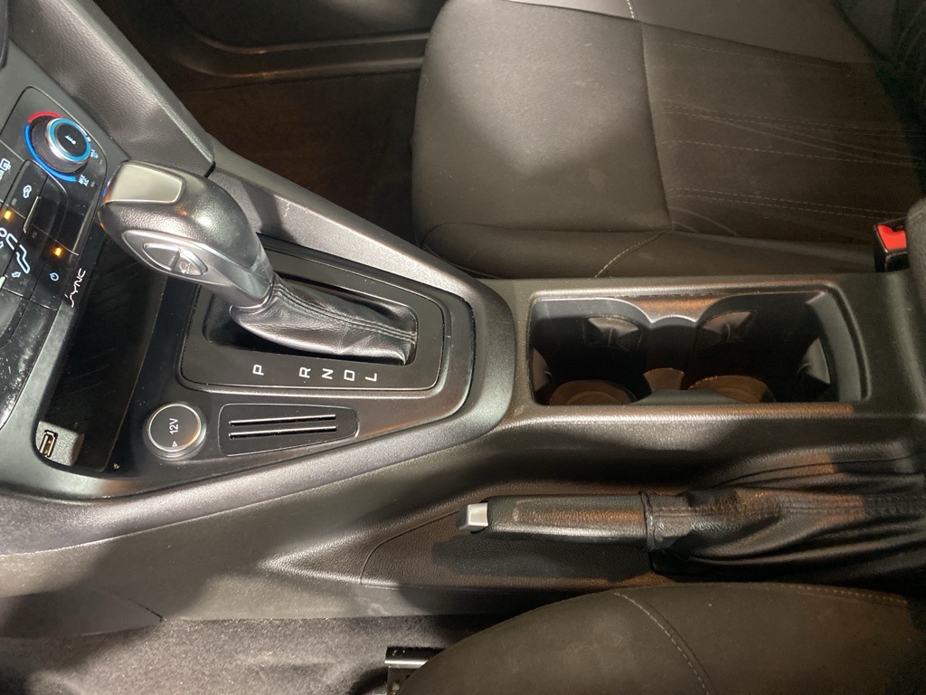 2016 Ford Focus SE photo 20