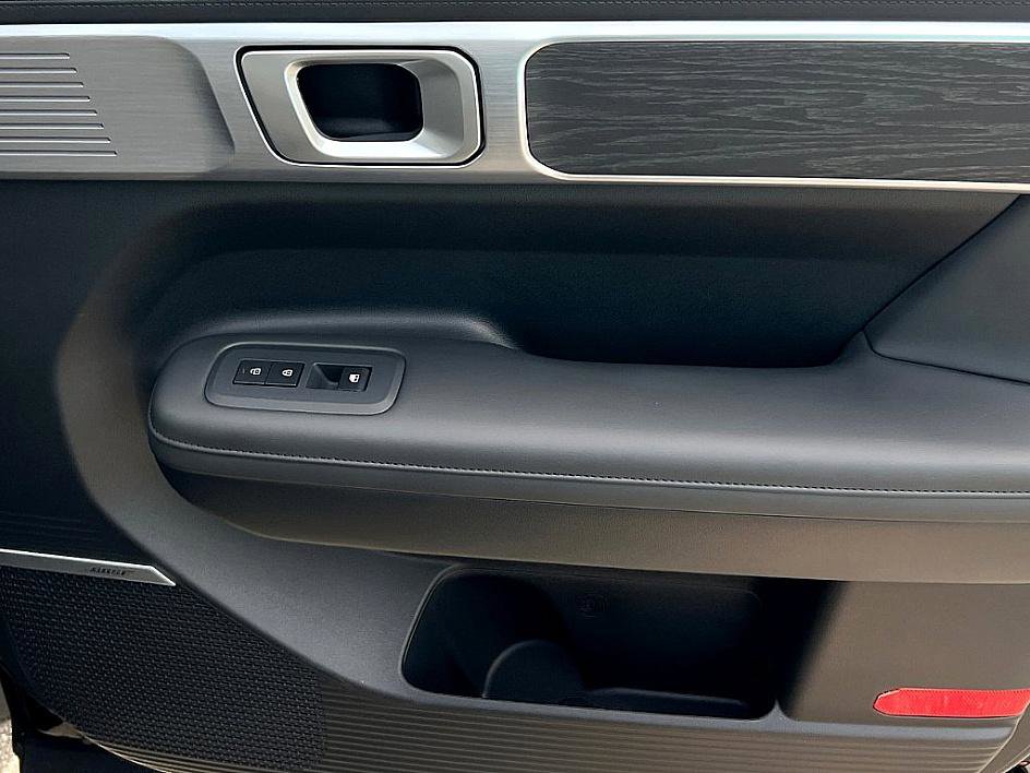2025 Hyundai Santa Fe Limited photo 20