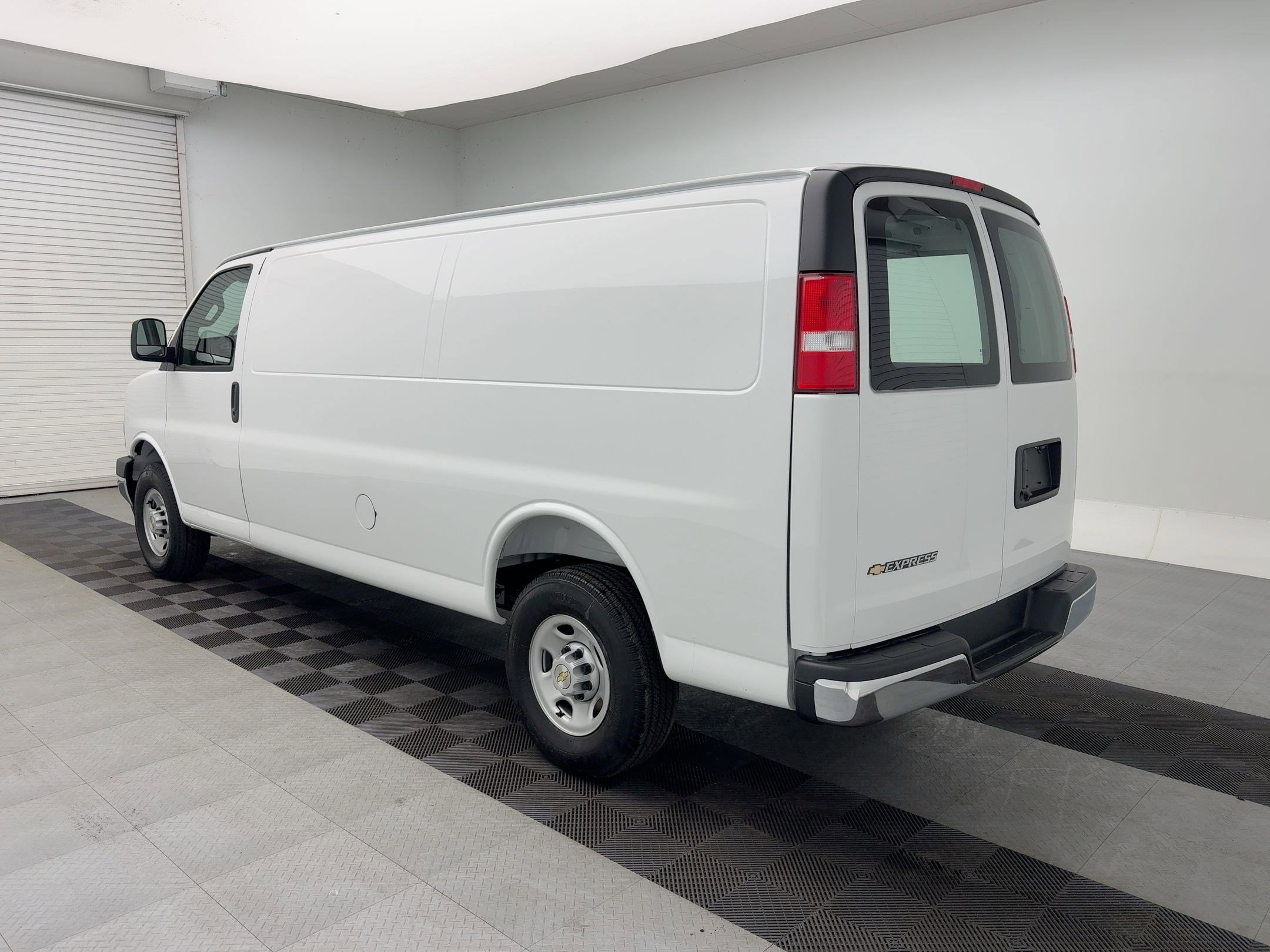 2025 Chevrolet Express Cargo 2500 photo 3