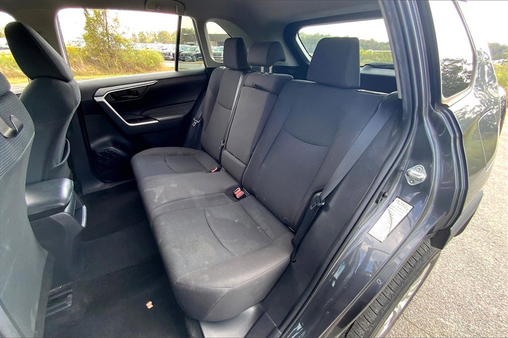 2021 Toyota RAV4 LE photo 25
