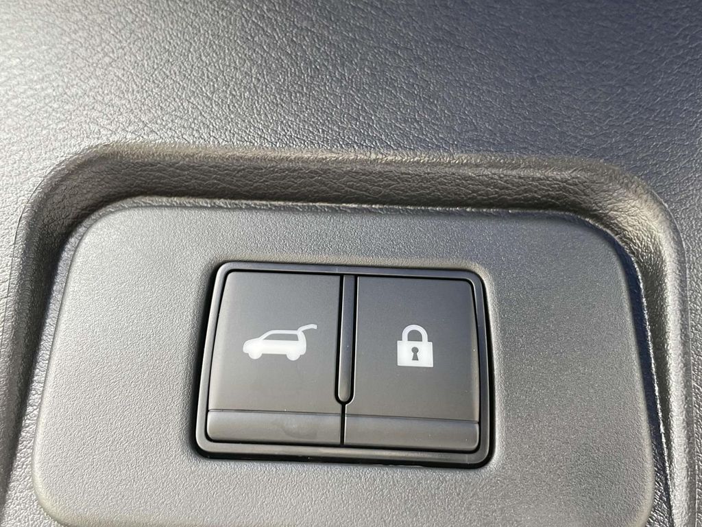2026 Nissan Rogue SV photo 4