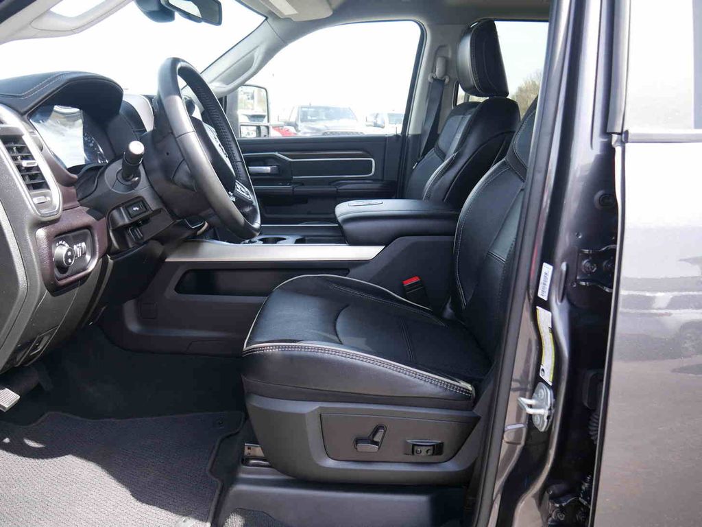 2024 Ram 3500 Laramie photo 25