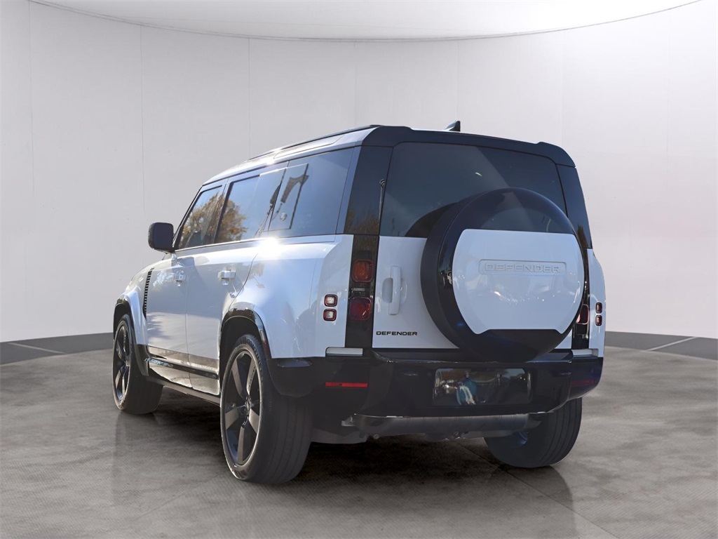 2024 Land Rover Defender 110 X-Dynamic SE photo 4