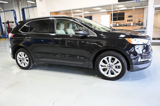 2020 Ford Edge Titanium photo 4