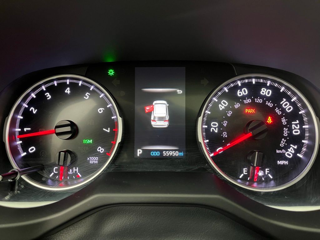 2021 Toyota RAV4 XLE photo 11