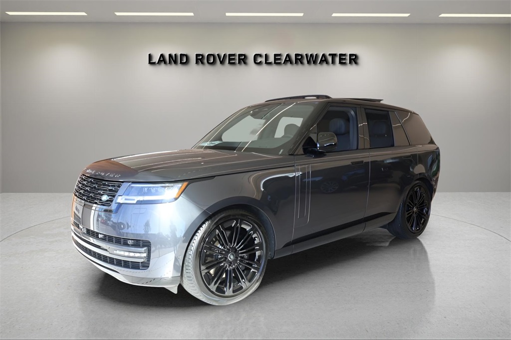 2025 Land Rover Range Rover SE's photo