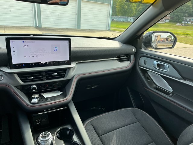 2025 Ford Explorer ST photo 19