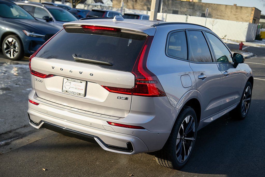 2026 VOLVO XC60 - Image 9