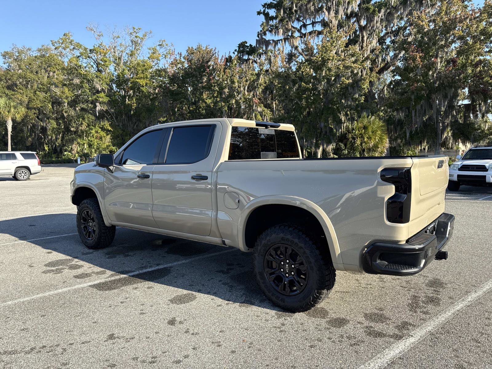 2023 Chevrolet Silverado 1500 ZR2 photo 2