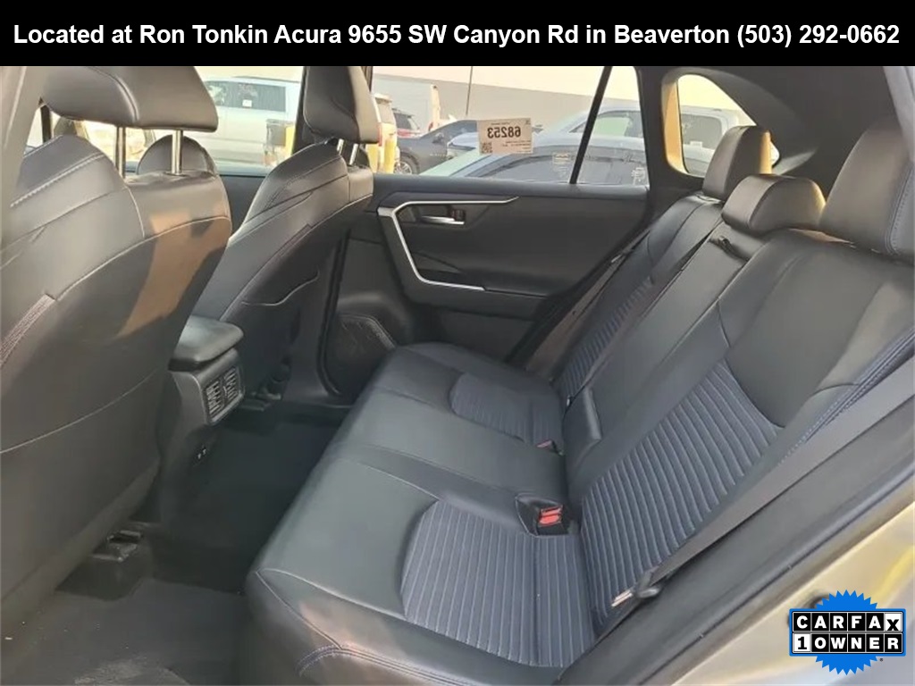2019 Toyota RAV4 Hybrid XSE photo 9