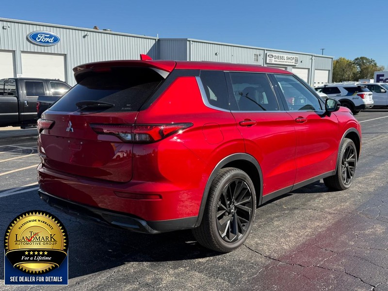 2022 Mitsubishi Outlander Black Edition S-AWC photo 3