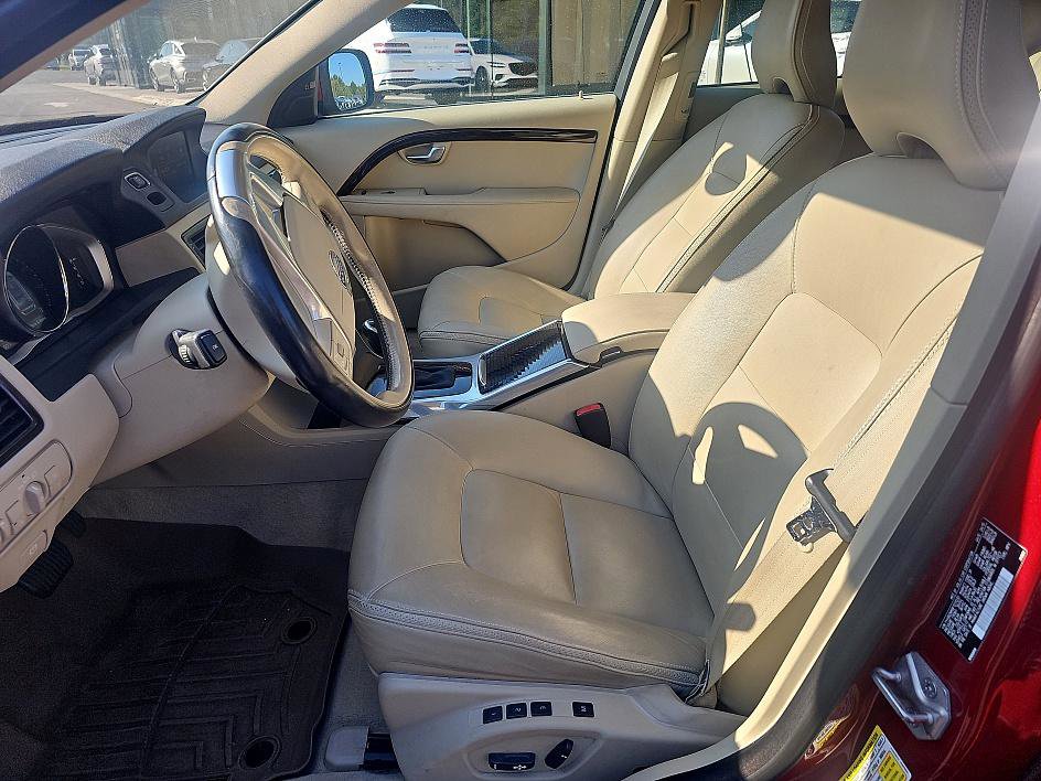 2015 Volvo XC70 T6 Platinum photo 8