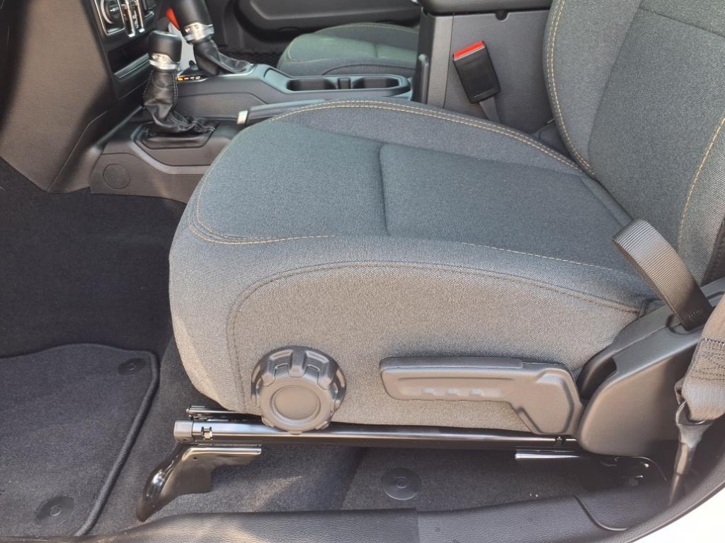 2025 Jeep Gladiator Sport S photo 6