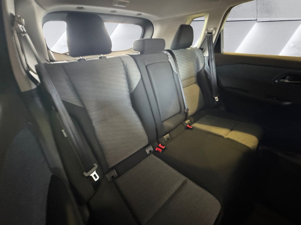 2023 Nissan Rogue SV photo 15