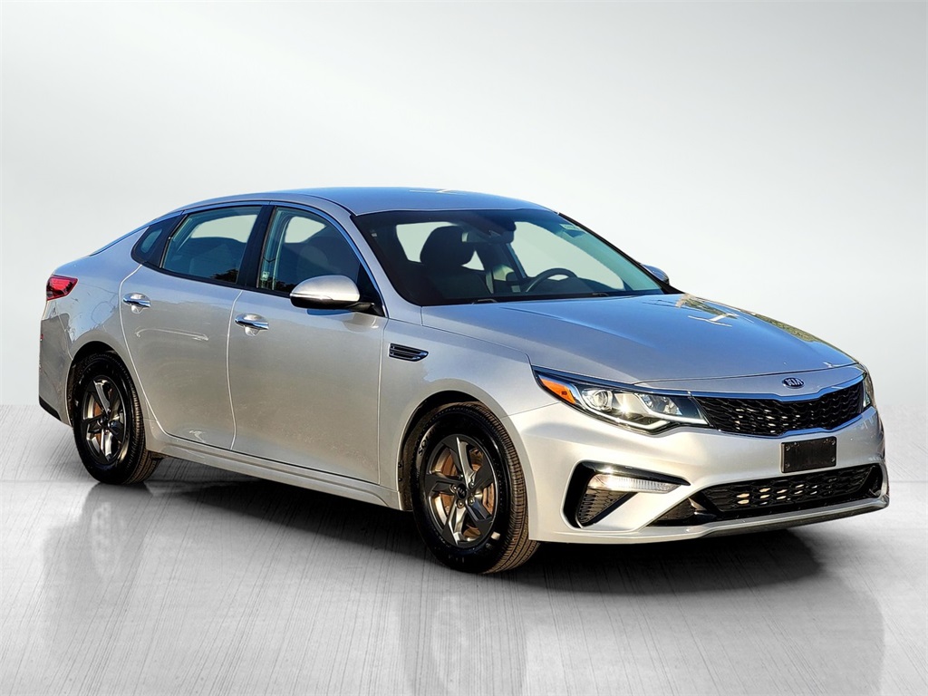 2019 Kia Optima LX photo 3
