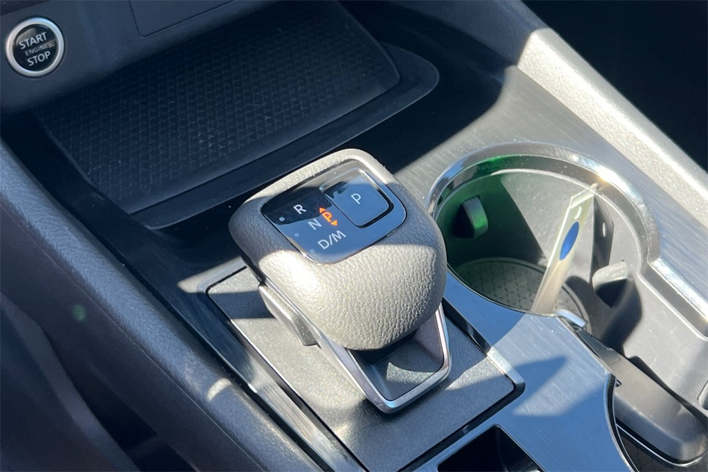 2023 Nissan Rogue SV photo 24