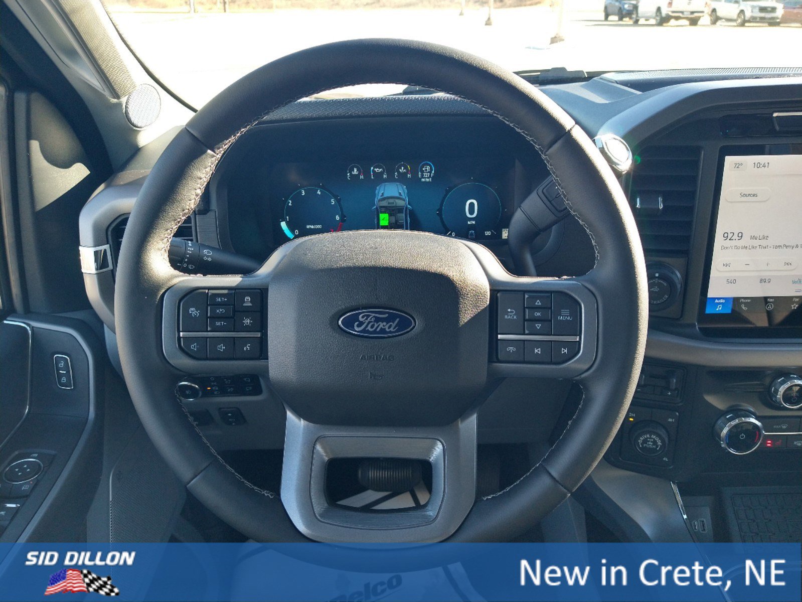 2025 Ford F-150 XLT photo 2