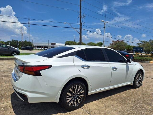 2023 Nissan Altima 2.5 SV photo 5