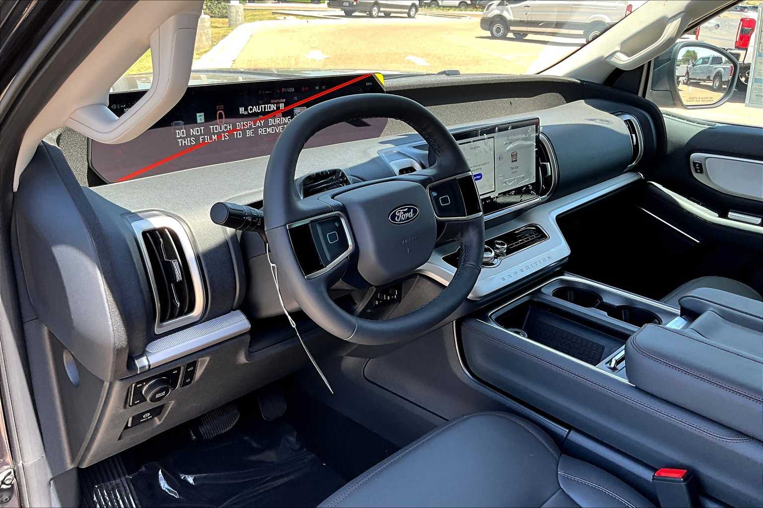 2025 Ford Expedition photo 5