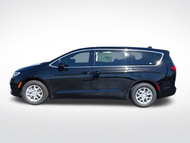 2026 Chrysler Pacifica photo 16