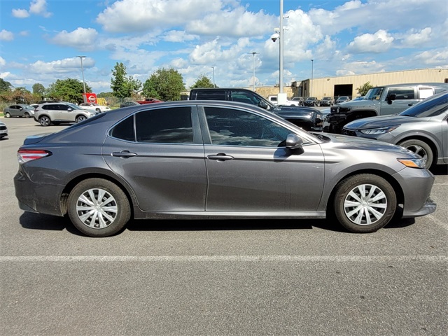 2018 Toyota Camry L photo 2