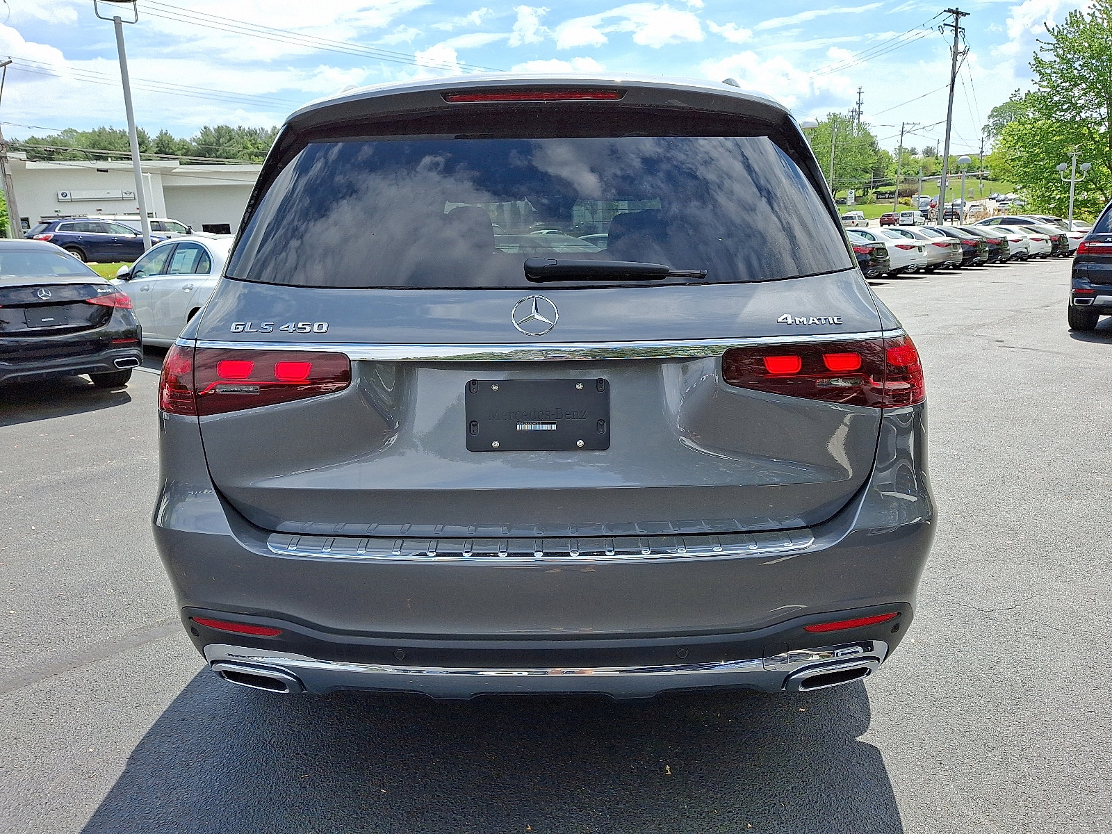 2025 Mercedes Benz GLS 450 4MATIC photo 4