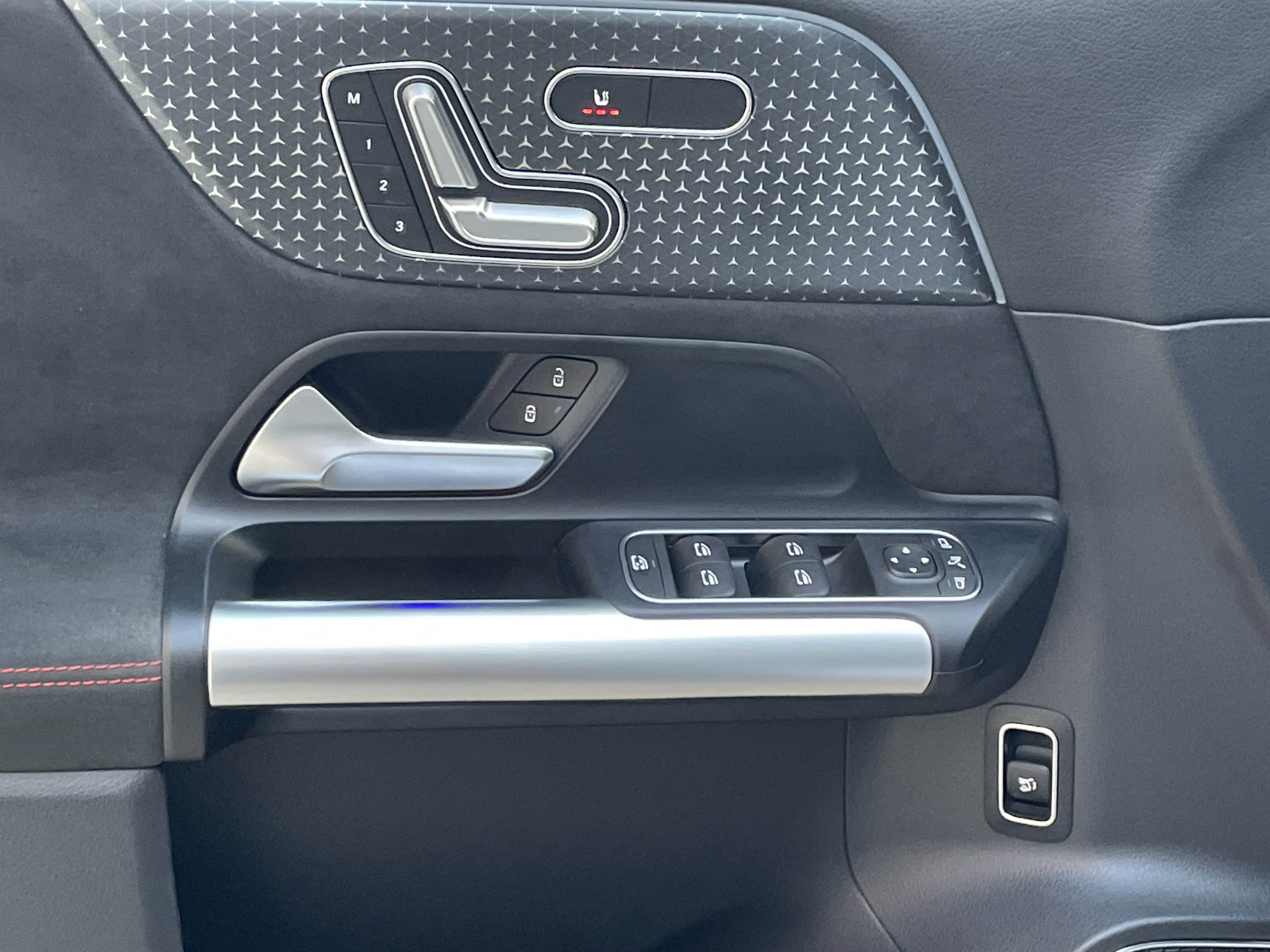 2025 Mercedes Benz GLA AMG 35 4MATIC photo 4