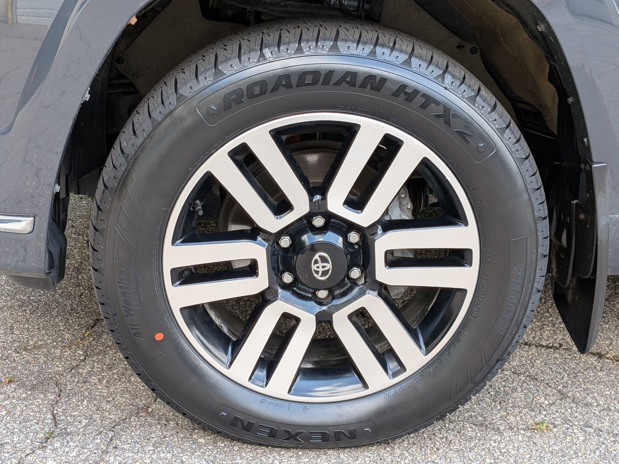2024 Toyota 4Runner Limited photo 9