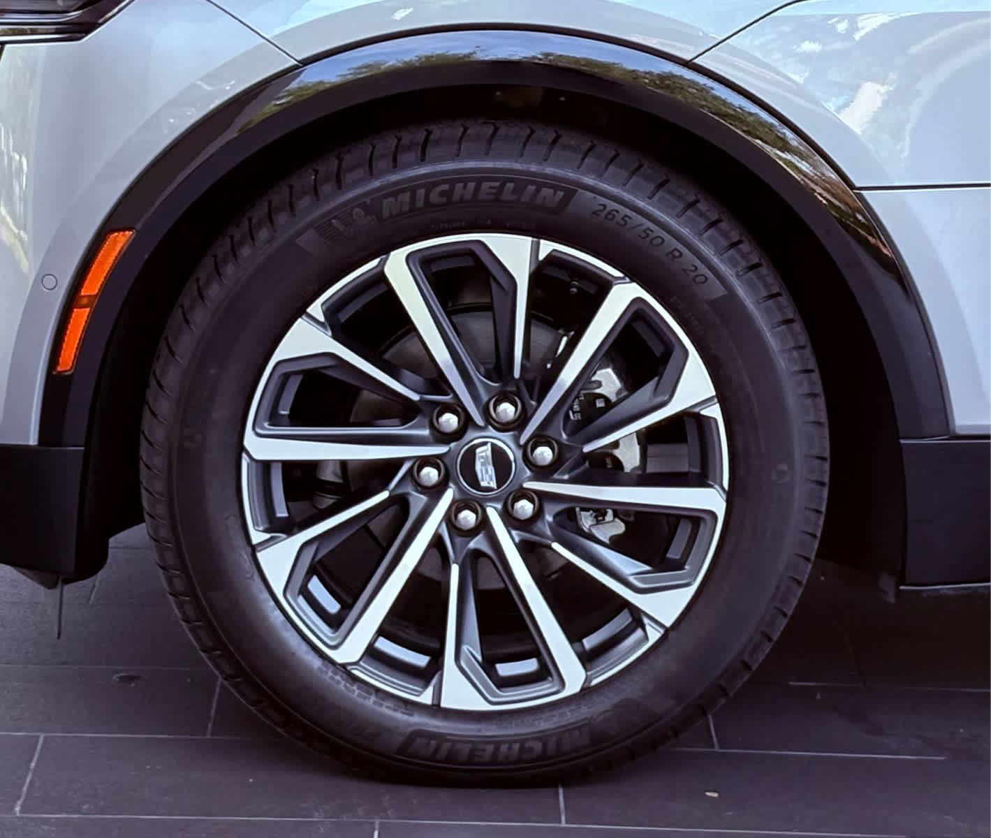 2025 Cadillac Lyriq Sport photo 7