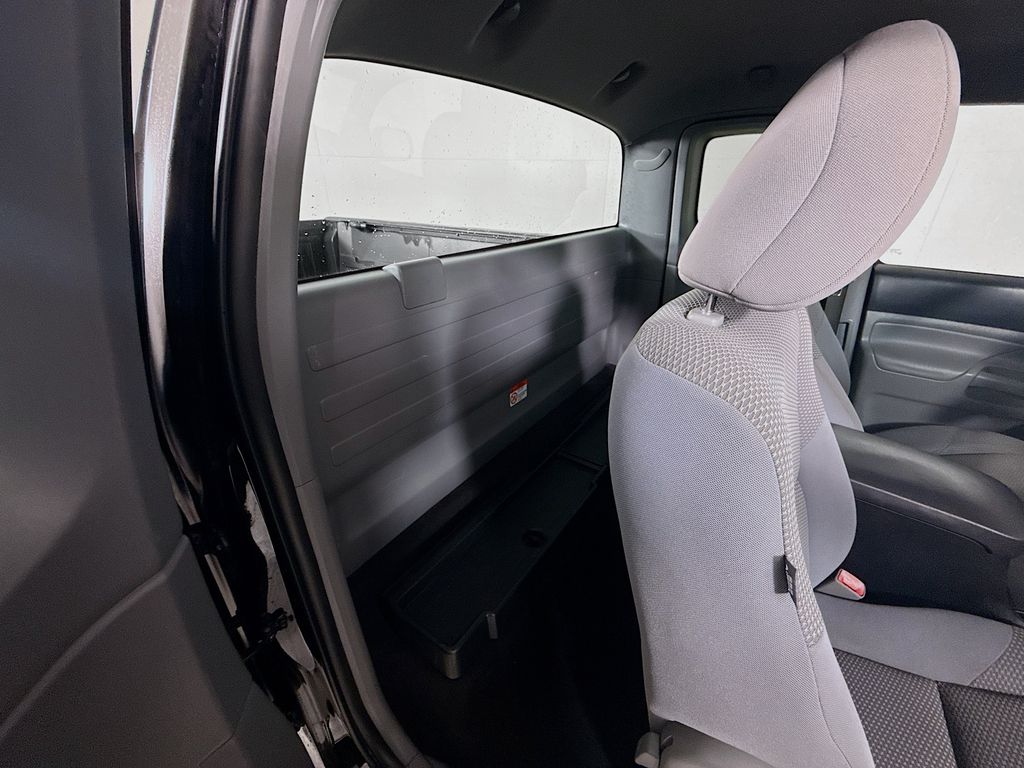 2015 Toyota Tacoma Base photo 24