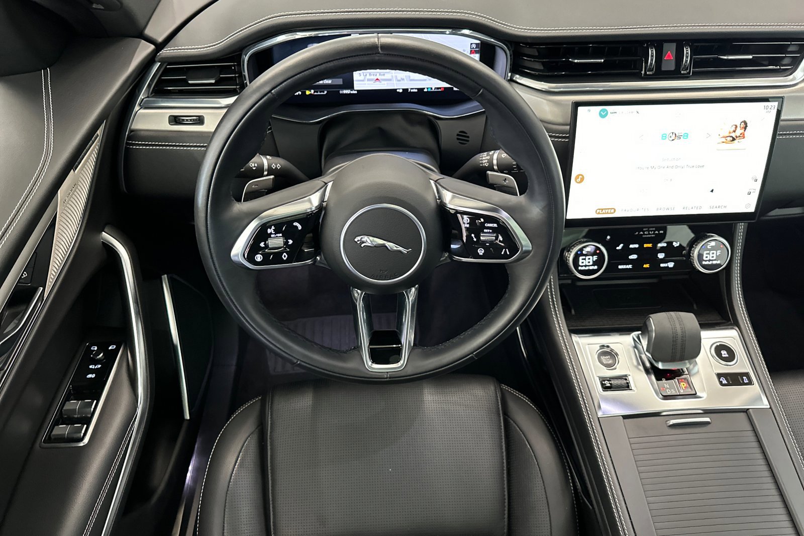 2025 Jaguar F-PACE P250 R-Dynamic S photo 22