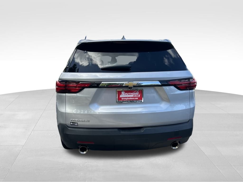 2022 Chevrolet Traverse LS photo 3
