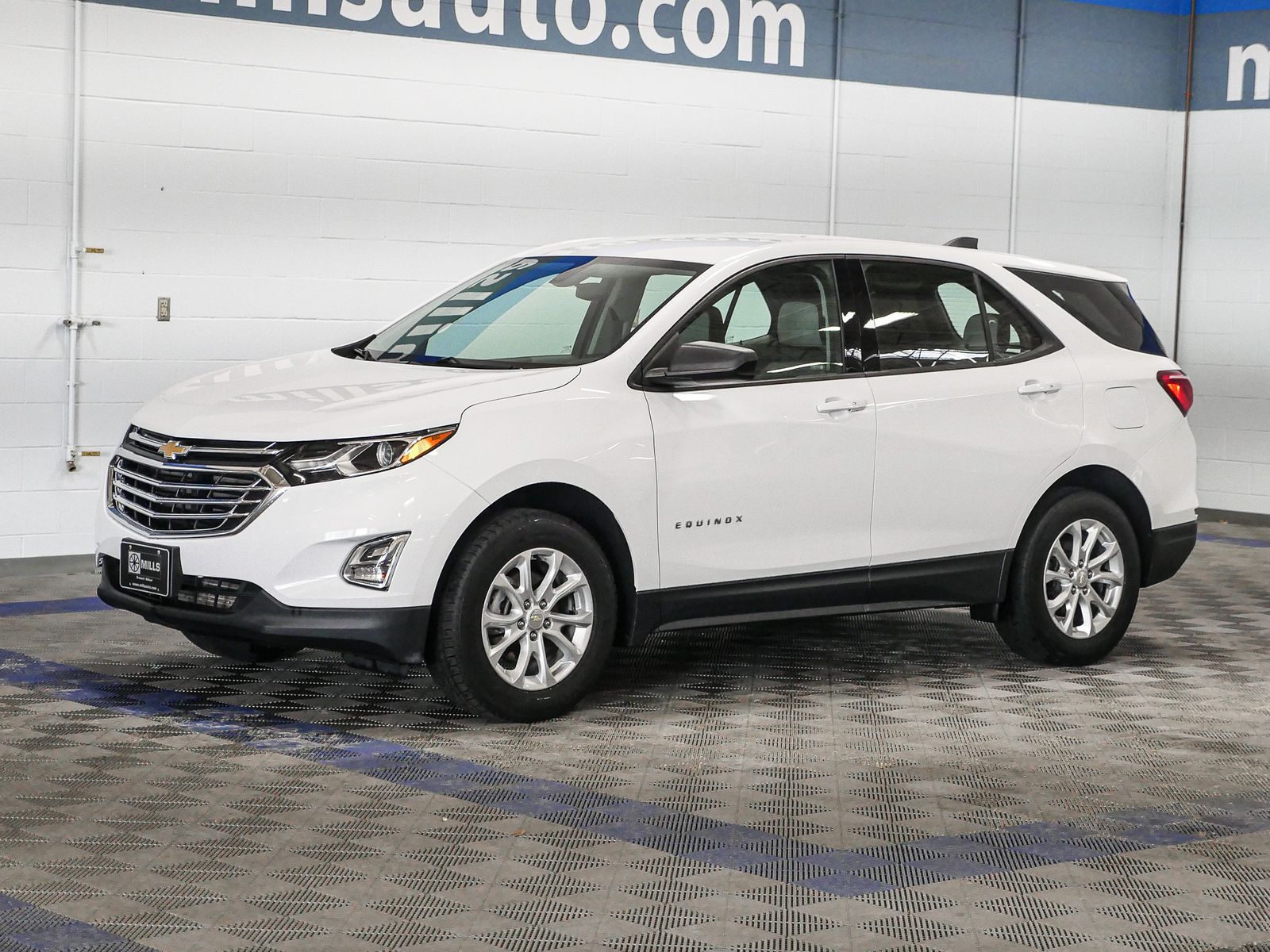 Used 2019 Chevrolet Equinox LS with VIN 2GNAXSEV2K6181409 for sale in Baxter, Minnesota