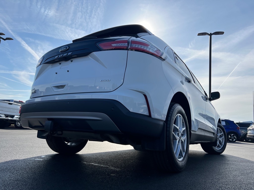 2022 Ford Edge SEL photo 29